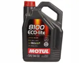 Czarna bańka oleju silnikowego Motul 8100 ECO-lite SAE 5W-30 z czerwonym korkiem.
