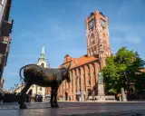 Pomnik osiołka i Ratusz Staromiejski to jedne z głównych toruńskich atrakcji.
