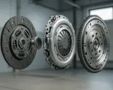 Despiece de embrague: disco, plato de presión y volante motor. Así es para que sirve el embrague, conectando y desconectando la potencia del motor.