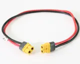Ein Kabel mit roten und schwarzen Leitungen, das an beiden Enden mit gelben MT60 Steckern versehen ist.