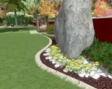 Un giardino da zero con prato verde, aiuola fiorita con margherite gialle e cespugli rossi, roccia imponente e un angolo doccia esterno.