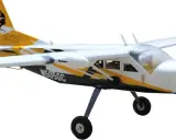 Modellflugzeug Cessna 208 Caravan mit gelb-schwarzem Design und der Aufschrift "EX".