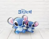 Dos adorables Stitch de ganchillo, uno grande y otro pequeño, listos para ser creados paso a paso.