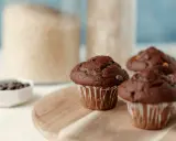Puszyste muffinki czekoladowe, idealne na każdy dzień. Oto przepis na wilgotne i puszyste muffinki czekoladowe.