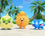 Trzy urocze Pokemony: żółty ptaszek, pomarańczowy piesek i niebieska żabka, na plaży z palmami. Idealne do gry Pokemon na Nintendo Switch!