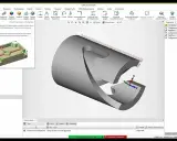 Interfaccia software per la progettazione meccanica con modello 3D di un pezzo cilindrico e un componente squadrato.