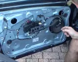 Szyba w Volvo V40 nie działa? Napraw mechanizm: Poradnik i Koszty