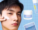 Uomo applica crema viso. Accanto, siero Vitamina C e creme Astra. Scegliere di usare siero senza crema per una routine leggera.