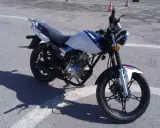 Motor Romet 50 na placu manewrowym, idealny do nauki jazdy na prawo jazdy B.
