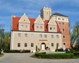 Zamek w Krobielowicach, jedna z atrakcji do 30 km od Wrocławia, zaprasza do zwiedzania.