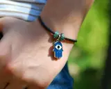 Zerwana bransoletka znaczenie: symbolika, która zmienia życie