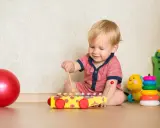 Roczniak: Bezpieczne zabawy sensoryczne w domu? Odkryj proste DIY!
