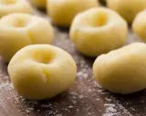 Jak mrozić kluski śląskie? Sekret idealnego smaku po rozmrożeniu
