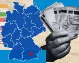 Deutschlandkarte mit Flaggen von Indien, Österreich und den USA. Eine Hand hält Euro-Scheine, symbolisch für das Leben ohne Geld.