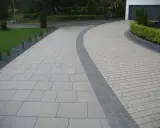 Kostka na podjazd 6 czy 8 cm? Sprawdź, co wybrać i nie żałuj!