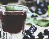 Jak pić nalewkę z aronii? Odkryj sekrety smaku i zdrowia