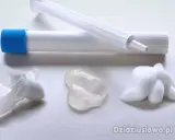 Różne formy antykoncepcji chemicznej: globulka, żel i pianka.