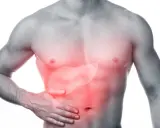 Uomo con un'area rossa evidenziata sull'addome, che indica un problema al fegato, forse metastasi fegato.