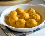 Deliciosas albóndigas para bebés, tiernas y jugosas, bañadas en una suave salsa dorada. Perfectas para los más pequeños.