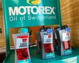 Des bouteilles d'huile moteur Motorex, idéales pour choisir l'huile adaptée à votre véhicule.