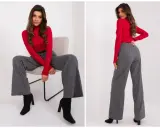 Czerwona bluza: jakie spodnie? Klucz do modnej stylizacji!
