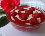 Jak zrobić mus malinowy? Przepis na idealny tort i desery