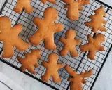 Pierniczki w kształcie ludzików, choinek i reniferów. Idealne na przepis na smaczki dla koni, które uwielbiają takie przysmaki.
