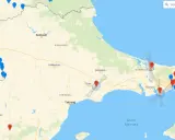 Karte der Türkei mit blauen und roten Markierungen, die auf mögliche Standorte von Drohnen hinweisen.