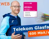 Mann mit Brille wirbt für Telekom Glasfaser 600 Mbit/s. Schnelles Internet für alle.