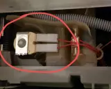 Cewka zaworu w zmywarce, która nie pobiera wody i buczy.