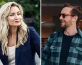 Kvinnlig profil med blont hår och en man med solglasögon och rutig skjorta, kanske en scen från Niklas Lundberg Spotify-inspelning.