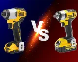 Wkrętarka DeWalt 12V vs zakrętarka DeWalt 18V. Dwa elektronarzędzia DeWalt, jedno mniejsze, drugie większe, gotowe do pracy.