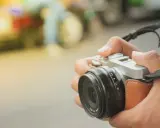 Lustrzanka czy bezlusterkowiec? Poznaj różnice i wybierz mądrze