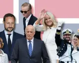 Królewska rodzina Norwegii: Król Harald V, królowa Sonja, książę Haakon, księżna Mette-Marit i książę Sverre Magnus.