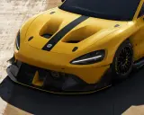 Voiture de course jaune vif, style su7 ultra, avec bandes noires et ailerons agressifs.