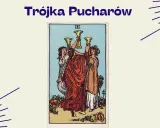 Trójka Pucharów tarot: trzy kobiety wznoszą puchary, świętując radość i wspólnotę.