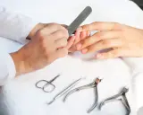 Czy on lubi Twoje paznokcie? Poznaj męskie sekrety manicure!