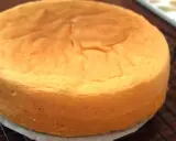 Un gâteau génoise doré, parfait pour toute recette. Sa texture aérienne promet un délice.