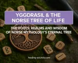 Un arbre de vie sculpté, entouré de runes, symbole nature de la mythologie nordique.