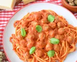 Spaghetti z pulpecikami: soczyste kulki i sos, który zawsze się udaje