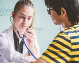 Co może pielęgniarka szkolna? Kluczowe obowiązki i wsparcie dla uczniów