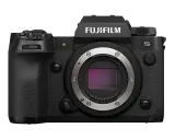 Czarny aparat Fujifilm xh2s z metalowym bagnetem obiektywu i widocznym sensorem.