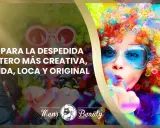 Dos personas con pelucas coloridas y gafas divertidas celebran, lanzando confeti. ¡Ideas para una despedida de soltero inolvidable!