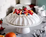 Pavlova perfetta: ricetta, trucchi e varianti per un dolce da sogno