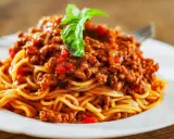 Spaghetti bolognese Pascala: Opanuj kultowy przepis mistrza!