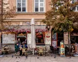 Tani wypad na weekend? Kawiarnia z zapiekankami i grzanym winem, idealne miejsce na jesienny spacer.