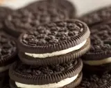Des biscuits Oreo empilés, parfaits pour une recette gourmande.