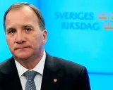 Stefan Löfven, były premier Szwecji, przed budynkiem parlamentu.