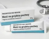 Maść na grzybicę pochwy - lek na receptę. W pudełku i tubce znajduje się krem do leczenia infekcji intymnych.