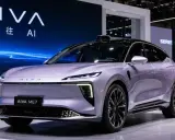 El coche AIVA ME7, un modelo eléctrico con tecnología Huawei, exhibido en un evento.